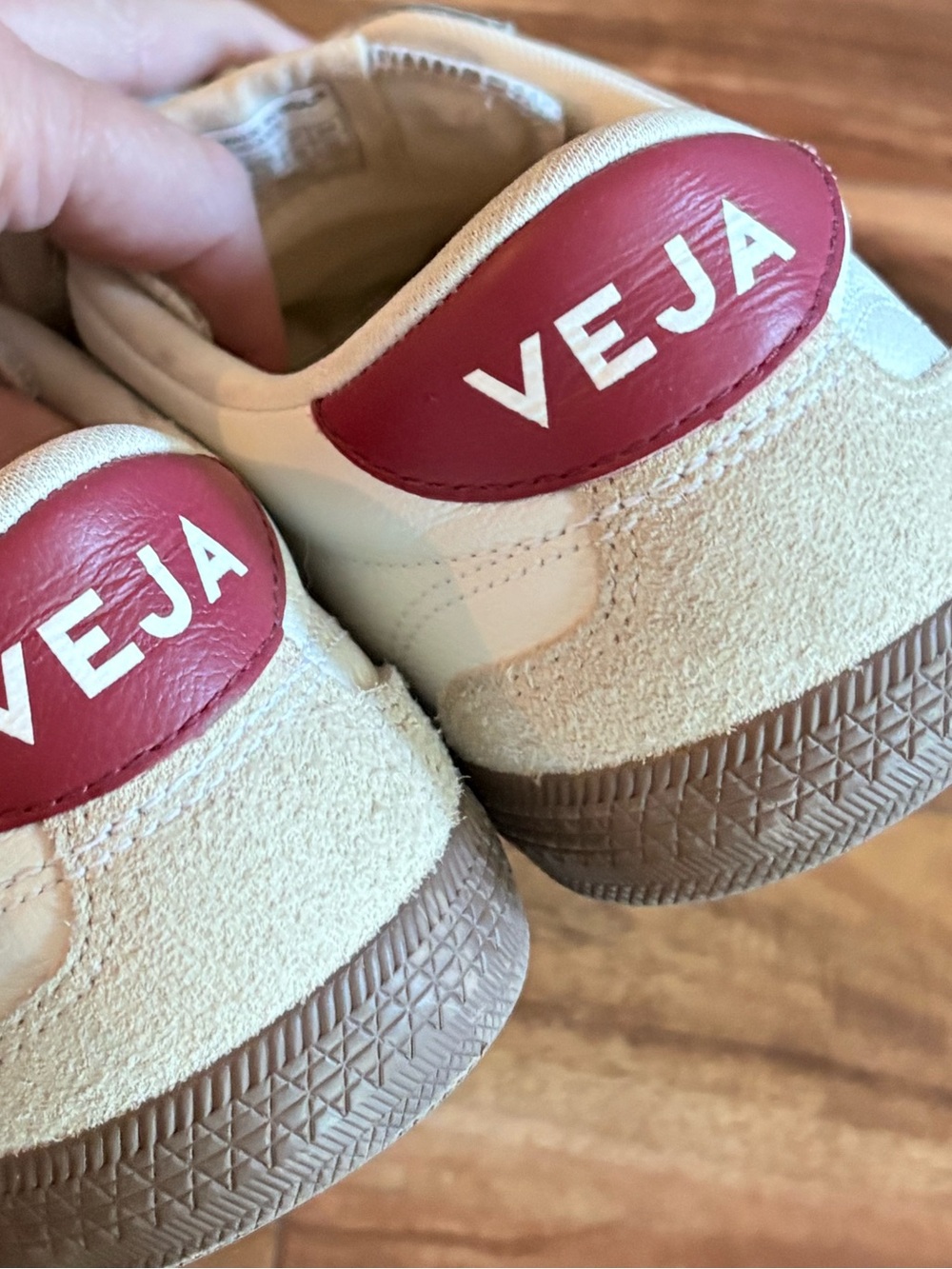 Veja Women’s Volley Red Leather Athletic Shoes Sneakers Size 8 US 39 - Picture 14 of 16